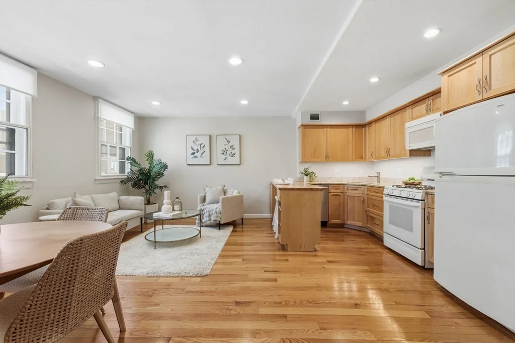1 bed, 1 bath apartment for rent at 21 Bowdoin St Unit 5C, Beacon Hill — photo 2 of 14