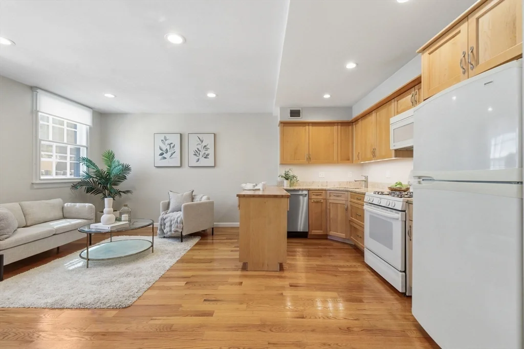 1 bed, 1 bath apartment for rent at 21 Bowdoin St Unit 5C, Beacon Hill — photo 7 of 14