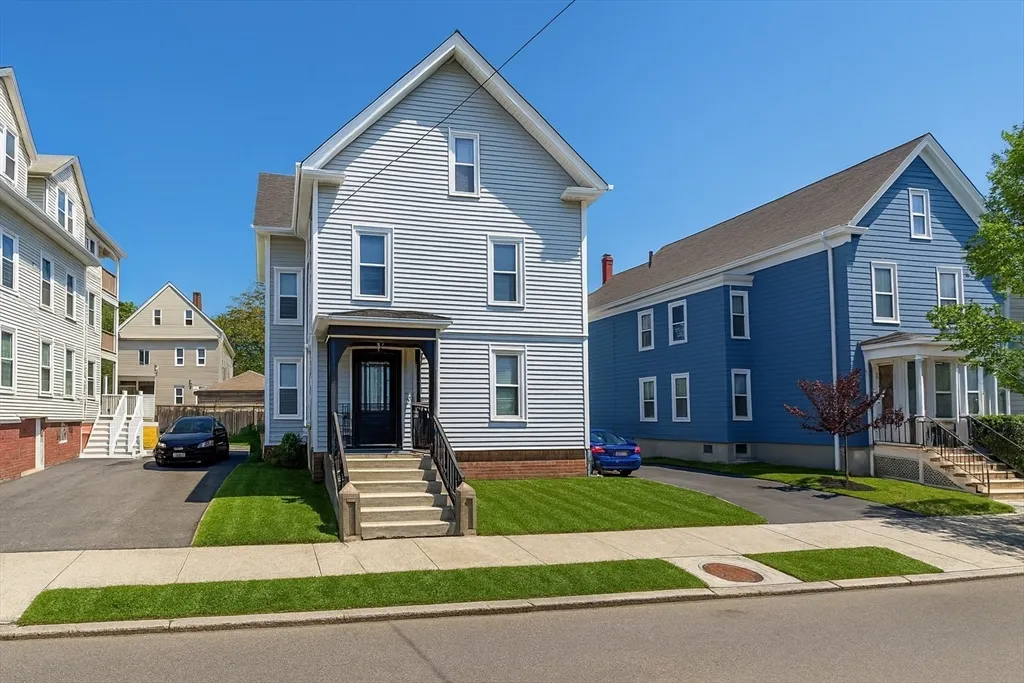 3 bed, 1 bath apartment for rent at 21 Brimblecom St Unit 3, Lynn — photo 1 of 13