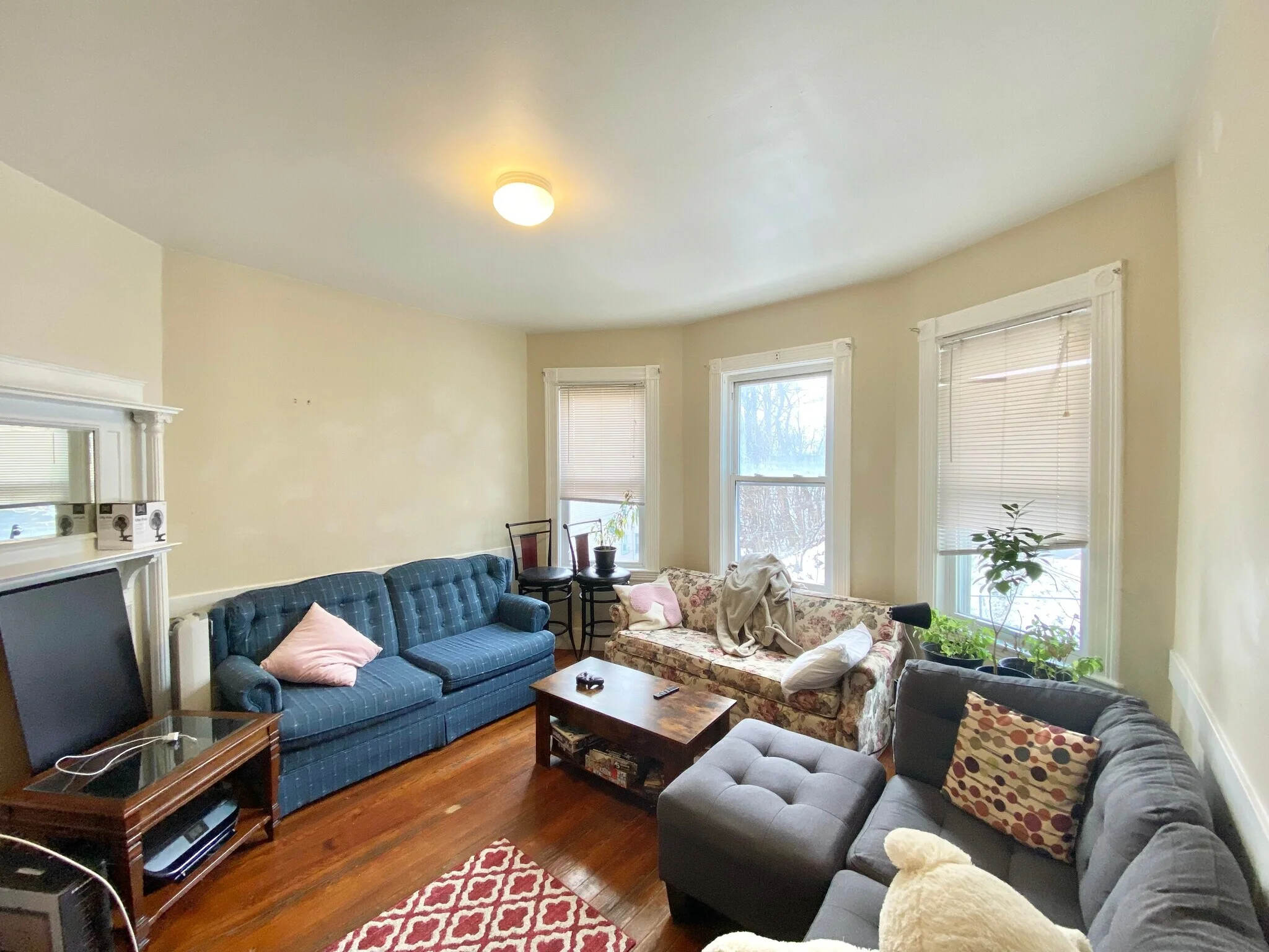 3 bed, 1.5 bath apartment for rent at 21 Bucknam St Unit 1, Mission Hill — photo 10 of 13