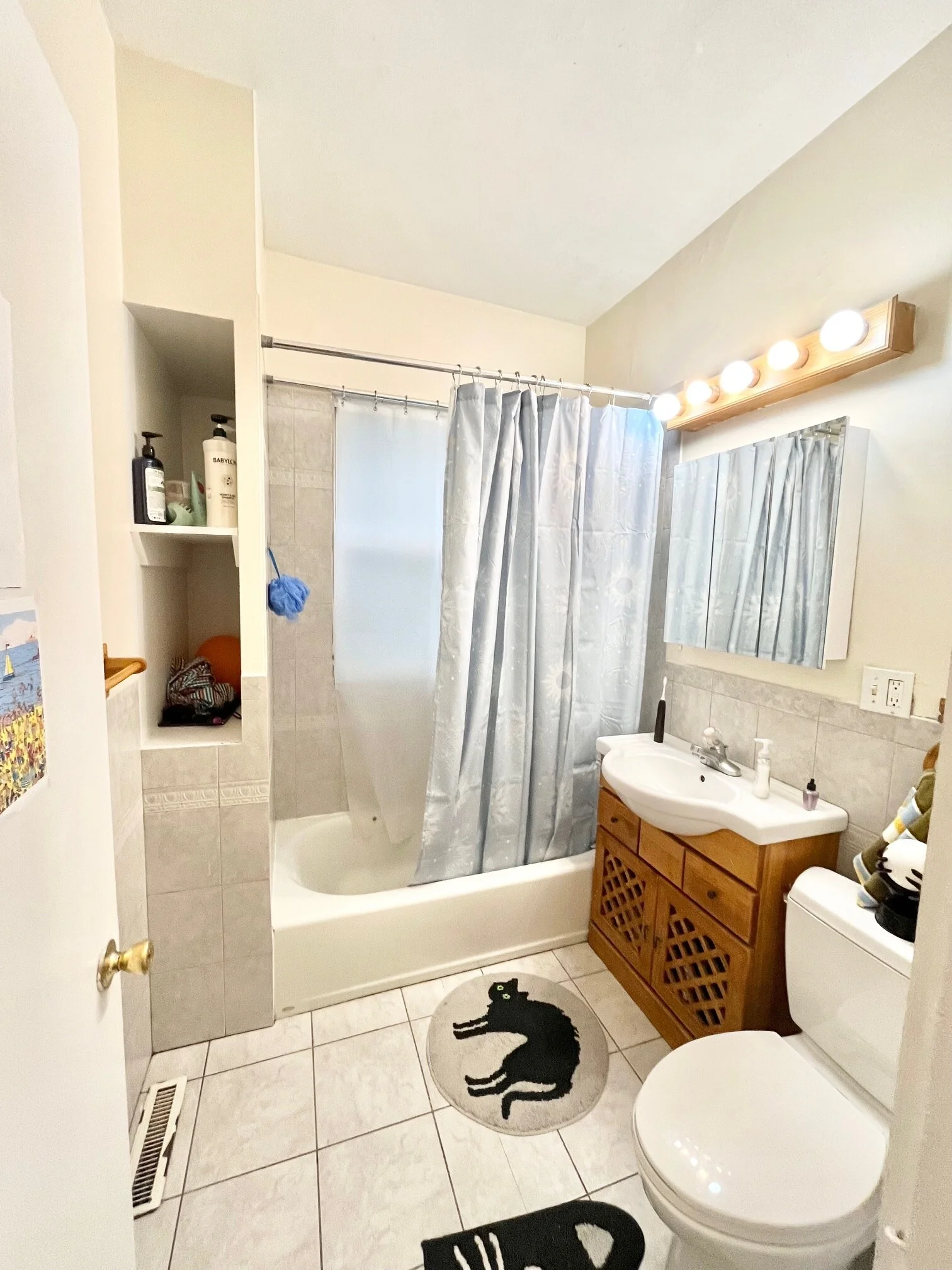 3 bed, 1.5 bath apartment for rent at 21 Bucknam St Unit 1, Mission Hill — photo 4 of 13