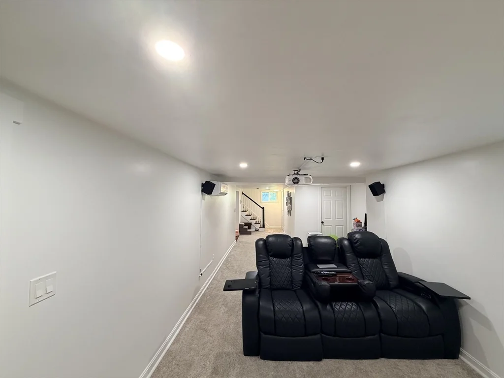 3 bed, 2 bath apartment for rent at 21 Bypass Rd, Lincoln — photo 28 of 42
