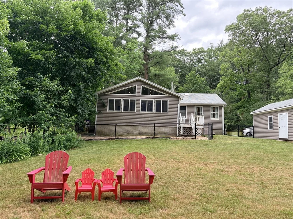 3 bed, 2 bath apartment for rent at 21 Bypass Rd, Lincoln — photo 37 of 42