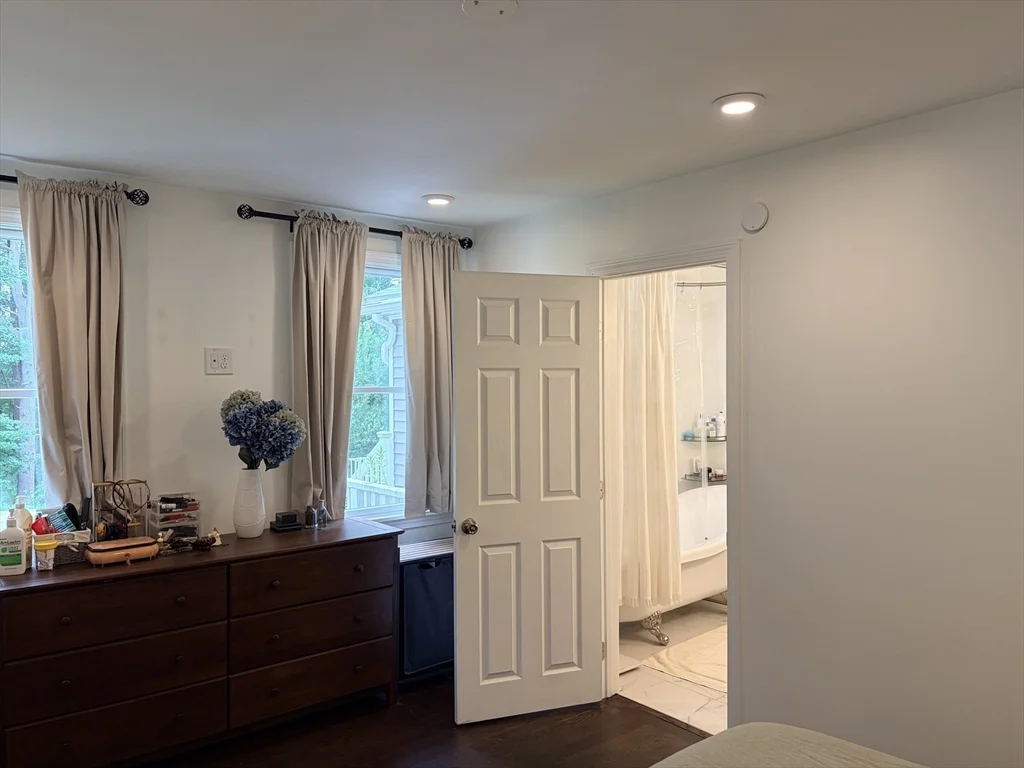 3 bed, 2 bath apartment for rent at 21 Bypass Rd, Lincoln — photo 13 of 42