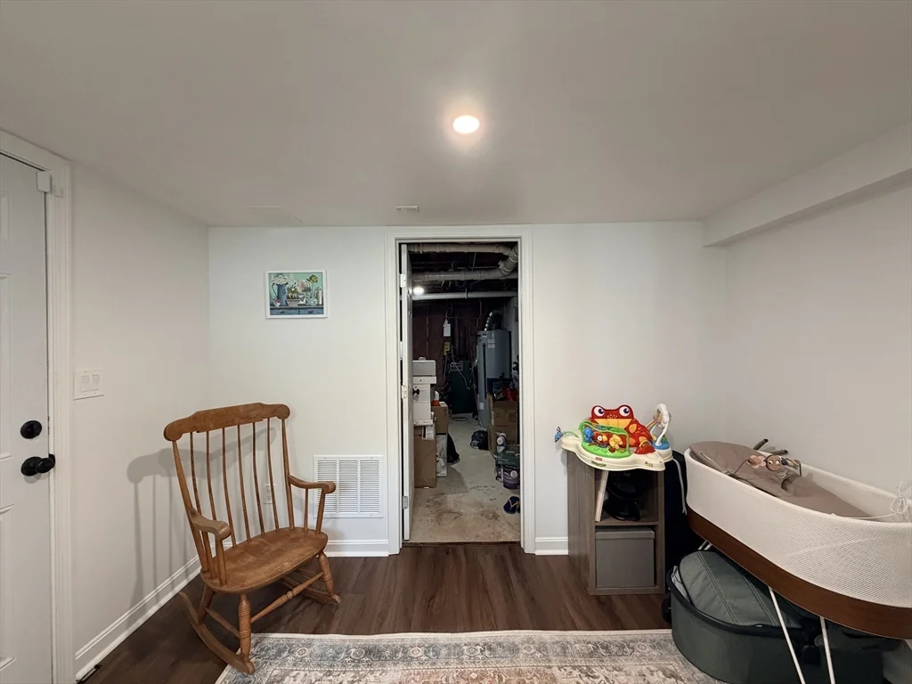 3 bed, 2 bath apartment for rent at 21 Bypass Rd, Lincoln — photo 32 of 42