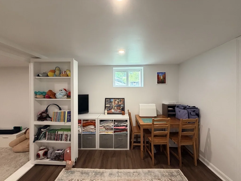 3 bed, 2 bath apartment for rent at 21 Bypass Rd, Lincoln — photo 31 of 42