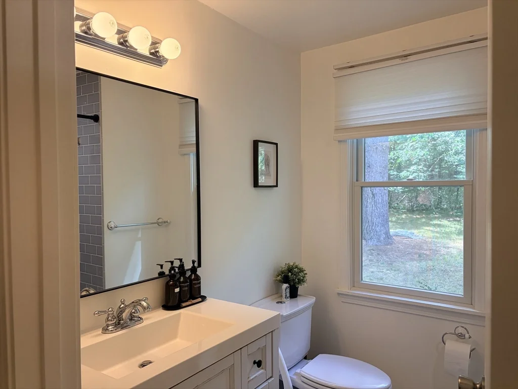 3 bed, 2 bath apartment for rent at 21 Bypass Rd, Lincoln — photo 11 of 42