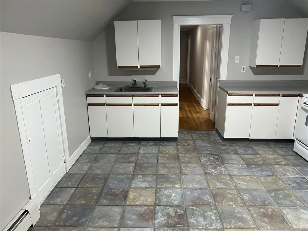 2 bed, 1 bath apartment for rent at 21 Carney St Unit 3, Medford — photo 2 of 10