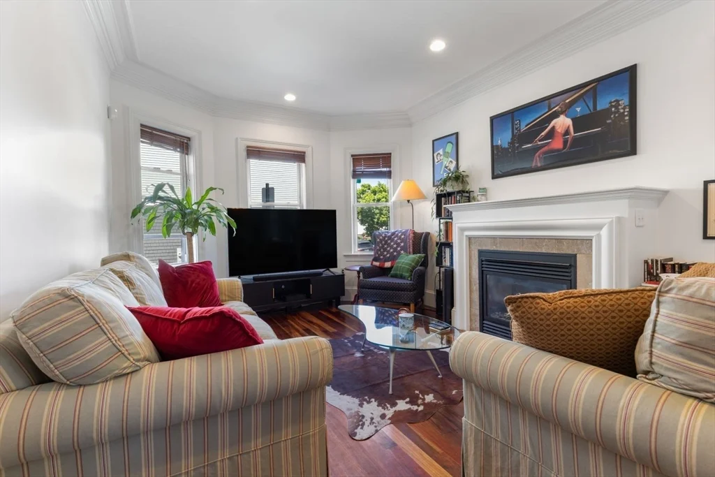 2 bed, 2 bath apartment for rent at 21 Cawfield St Unit 1, Dorchester — photo 9 of 32
