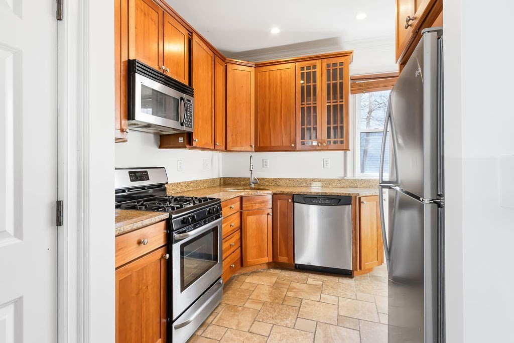 2 bed, 2 bath apartment for rent at 21 Cawfield St Unit A, Dorchester — photo 2 of 21