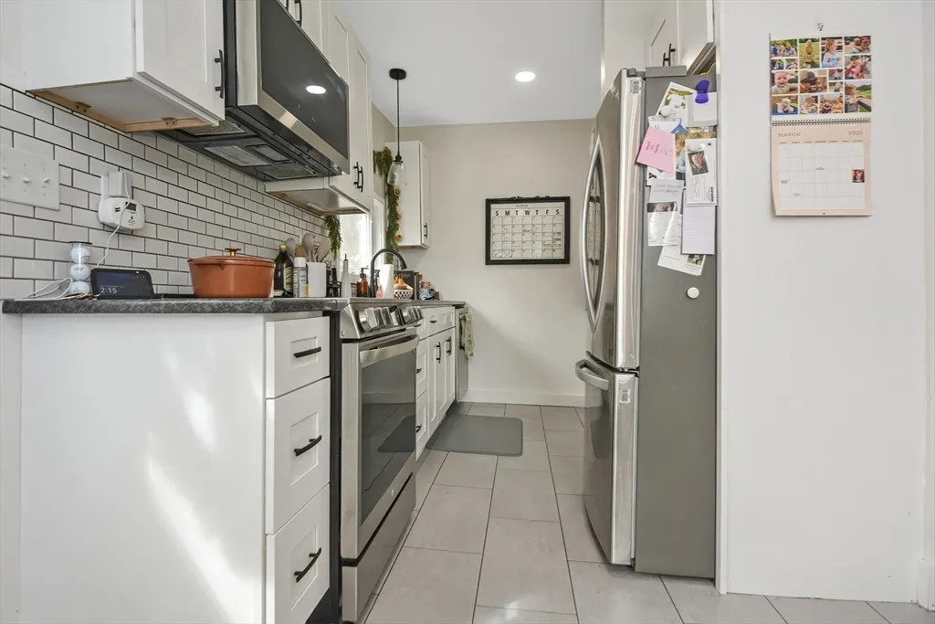 2 bed, 1 bath apartment for rent at 21 Cemetery St Unit 21, Hopedale — photo 4 of 19