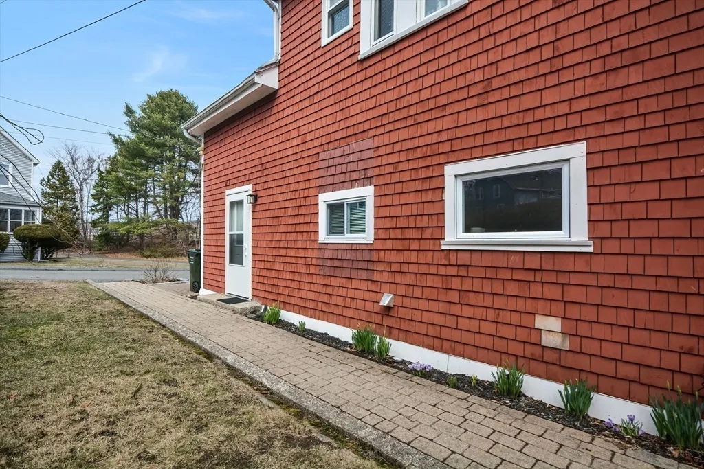 2 bed, 1 bath apartment for rent at 21 Cemetery St Unit 21, Hopedale — photo 17 of 19