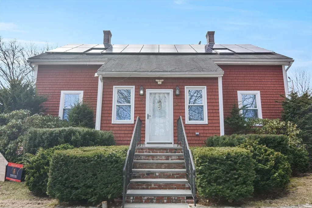 2 bed, 1 bath apartment for rent at 21 Cemetery St Unit 21, Hopedale — photo 1 of 19