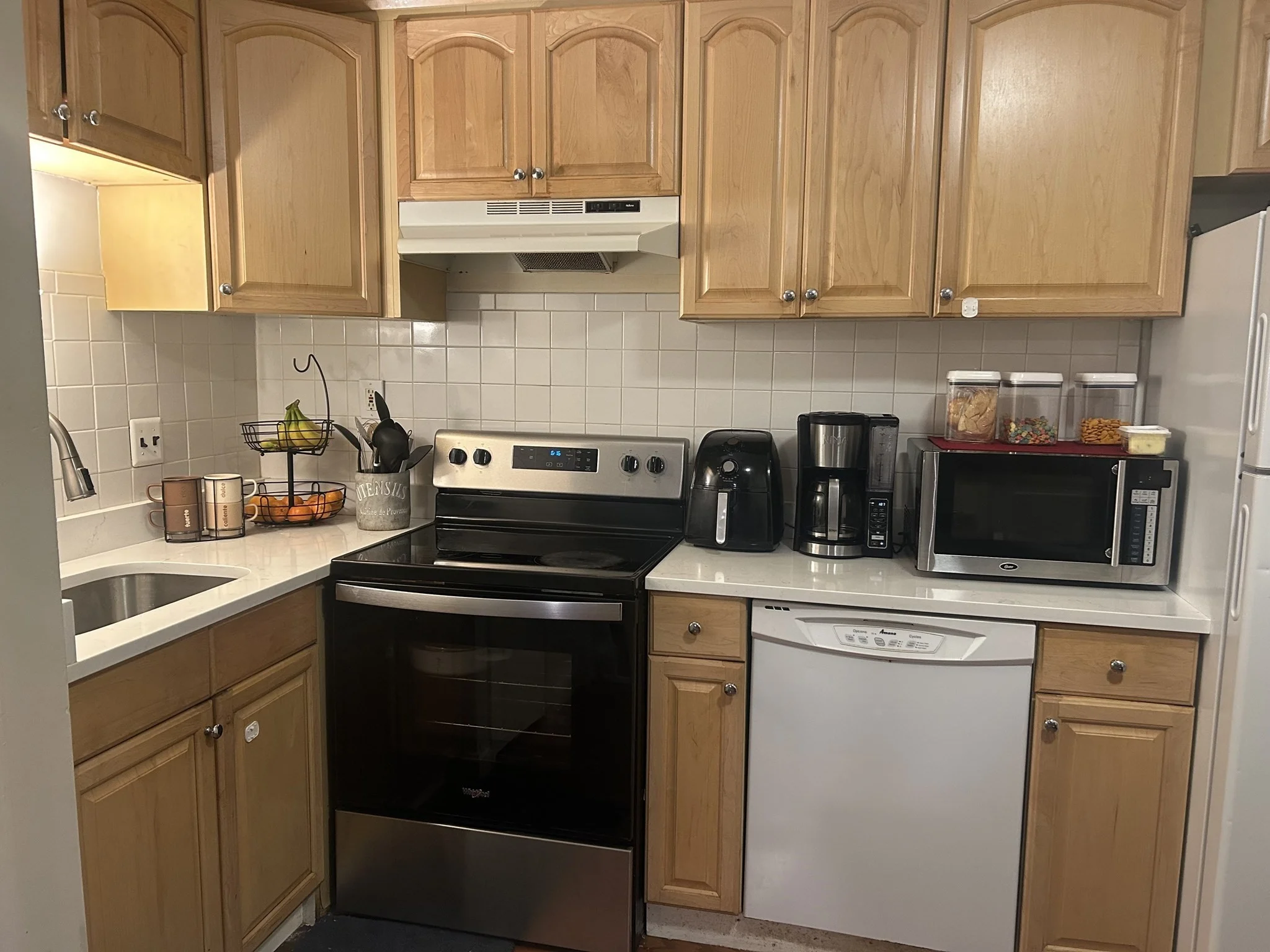 1 bed, 1 bath apartment for rent at 21 Central Ave Unit 21-12, Everett — photo 2 of 7