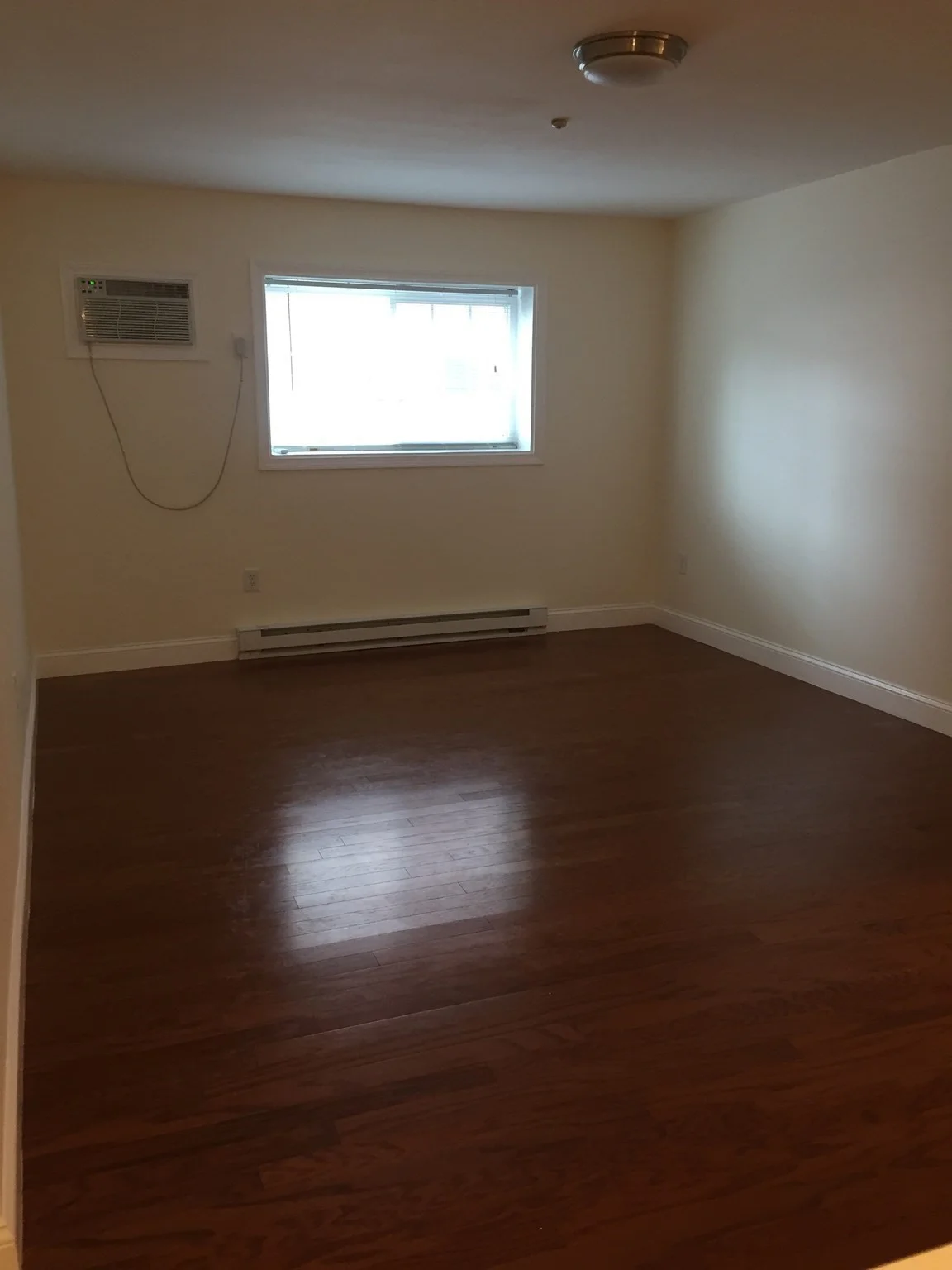1 bed, 1 bath apartment for rent at 21 Central Ave Unit 21-12, Everett — photo 4 of 7