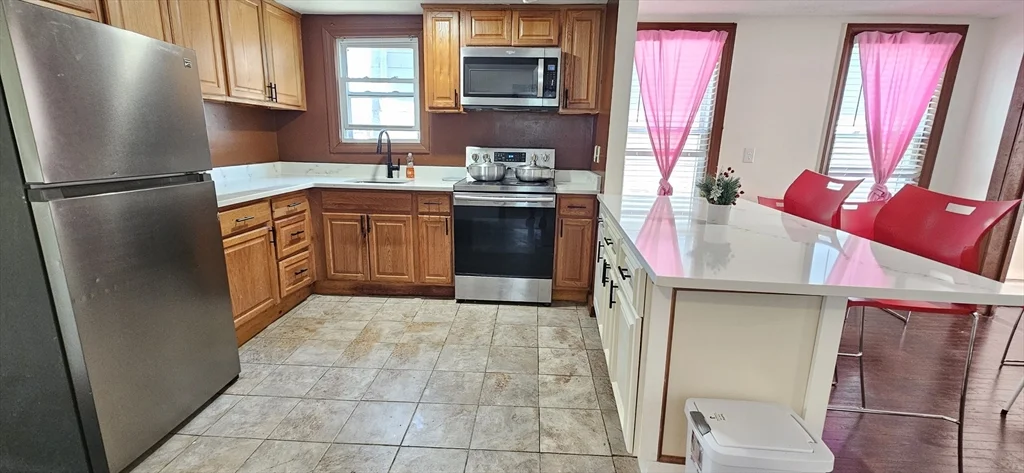 2 bed, 1 bath apartment for rent at 21 Central St Unit 2, Whitman — photo 5 of 11