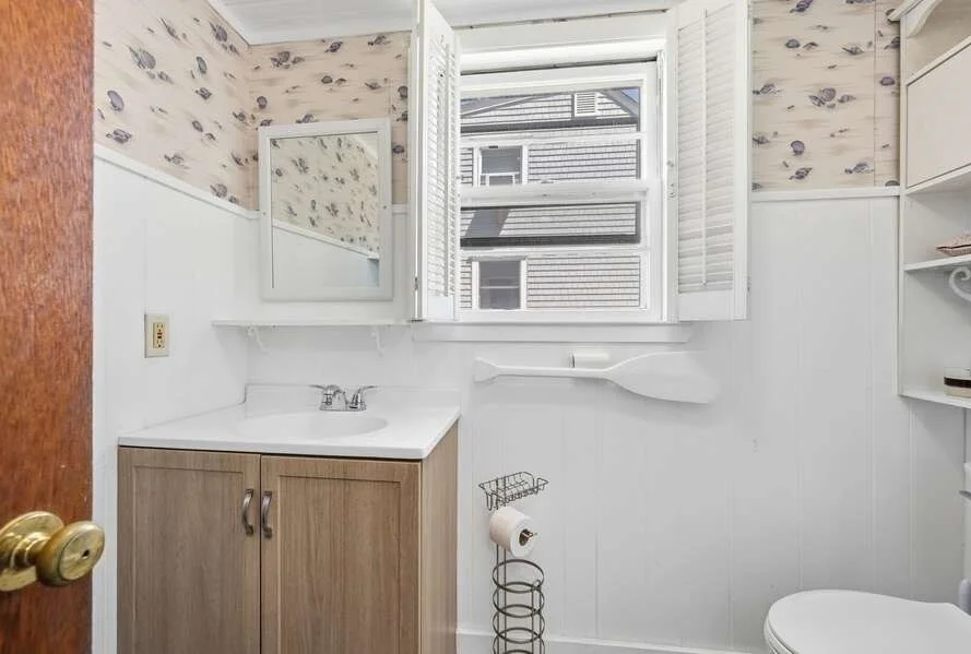 2 bed, 1 bath apartment for rent at 21 Chadwell Ave Unit WINTER, Sandwich — photo 5 of 24