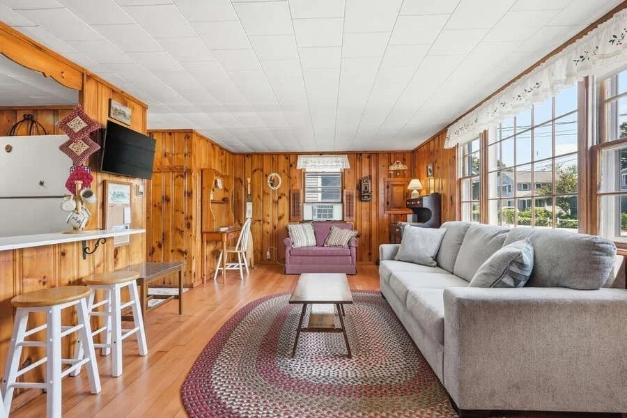 2 bed, 1 bath apartment for rent at 21 Chadwell Ave Unit WINTER, Sandwich — photo 3 of 24