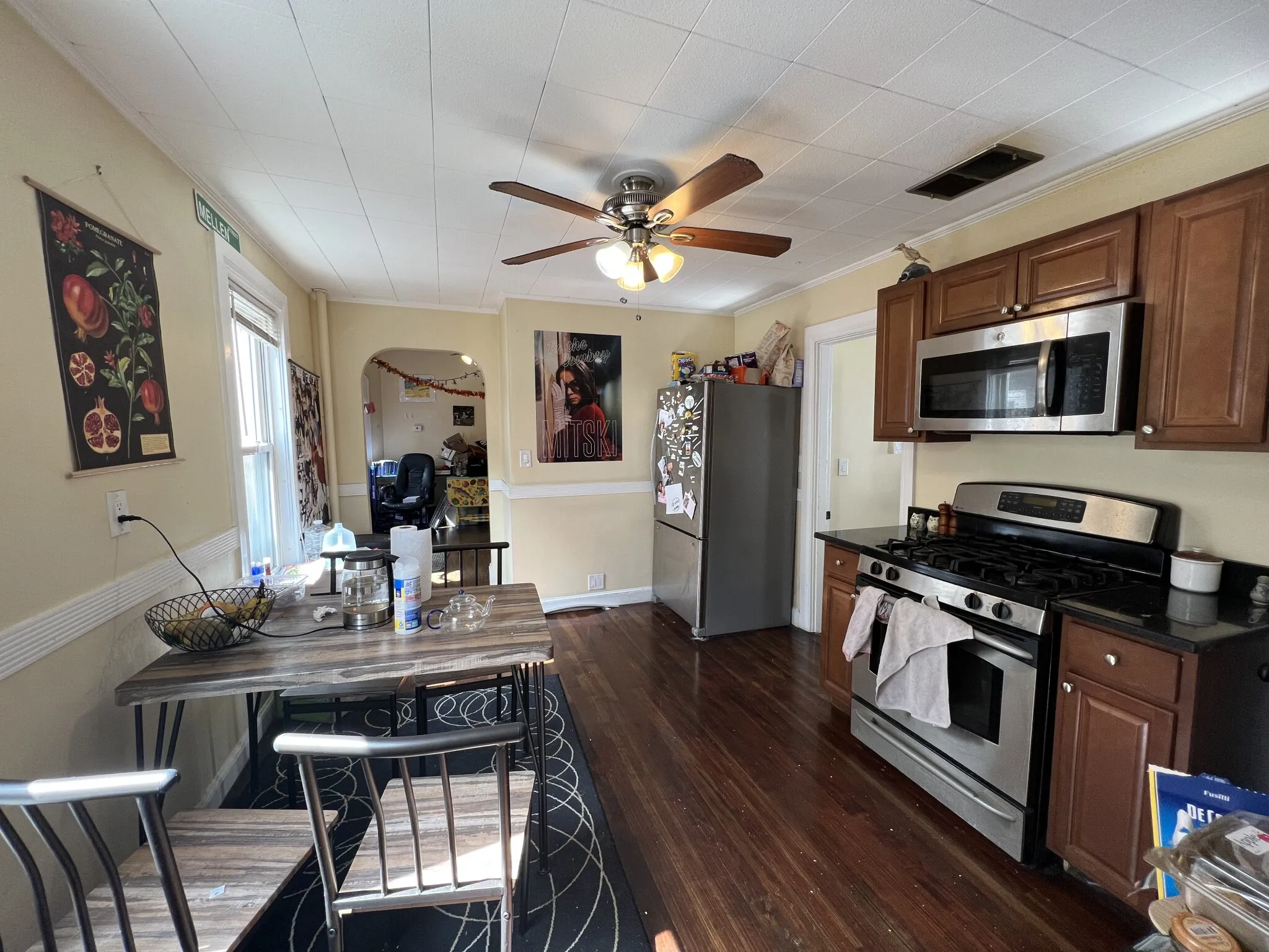 3 bed, 1 bath apartment for rent at 21 Chandler St Unit 21#2, Tufts — photo 6 of 10