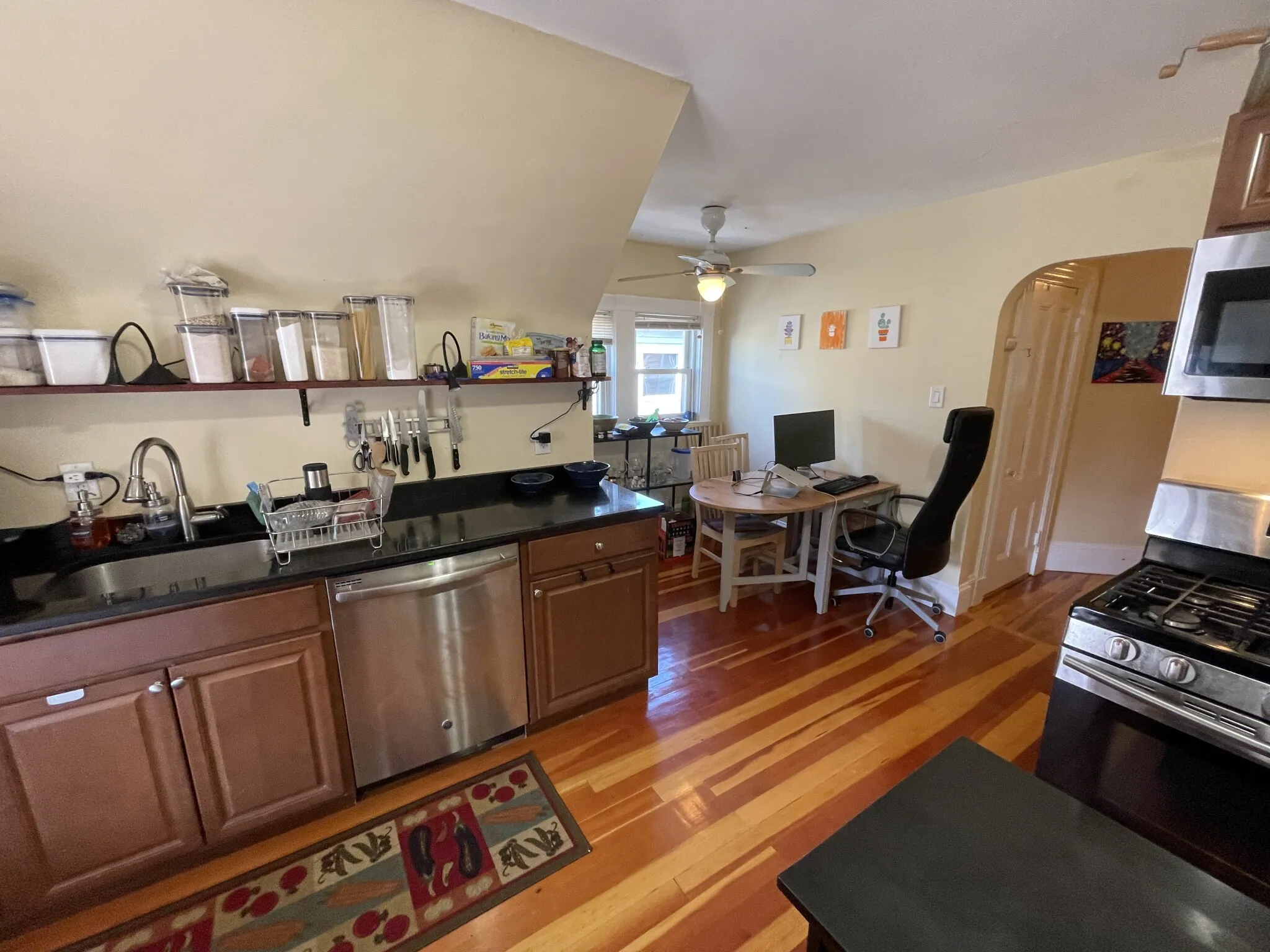 2 bed, 1 bath apartment for rent at 21 Chandler St Unit 21-3, Tufts — photo 5 of 12
