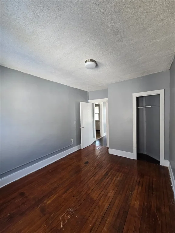 3 bed, 1 bath apartment for rent at 21 Chapel St Unit 2, Springfield — photo 9 of 12