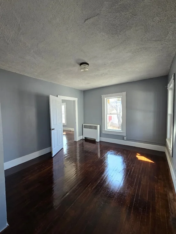 3 bed, 1 bath apartment for rent at 21 Chapel St Unit 2, Springfield — photo 11 of 12