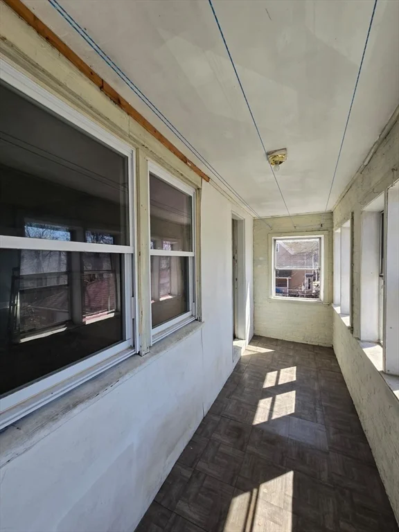 3 bed, 1 bath apartment for rent at 21 Chapel St Unit 2, Springfield — photo 5 of 12