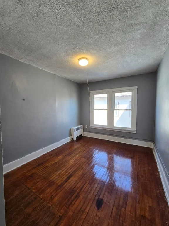 3 bed, 1 bath apartment for rent at 21 Chapel St Unit 2, Springfield — photo 8 of 12