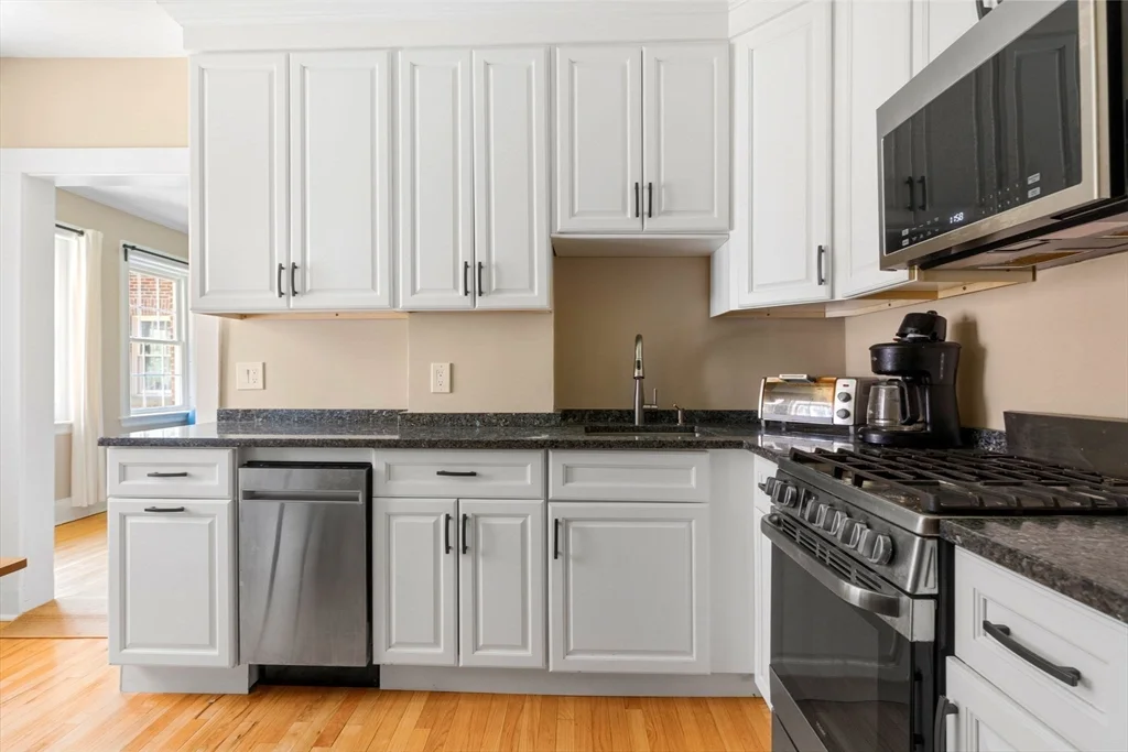1 bed, 1 bath apartment for rent at 21 Chauncy St Unit 21, Neighborhood Nine — photo 4 of 14