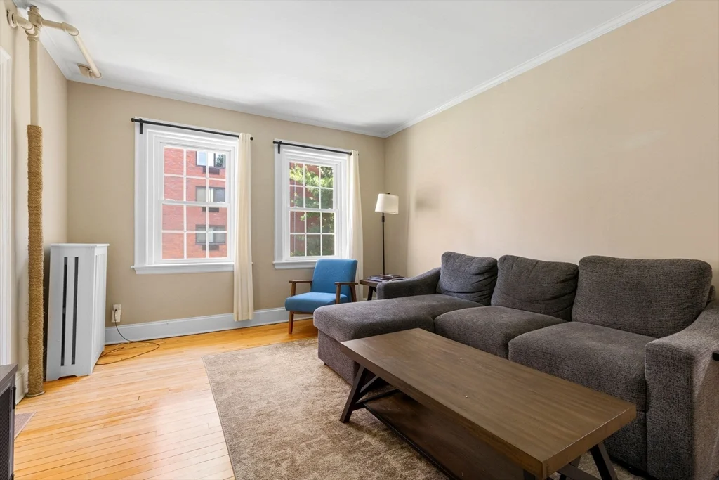 1 bed, 1 bath apartment for rent at 21 Chauncy St Unit 21, Neighborhood Nine — photo 2 of 14