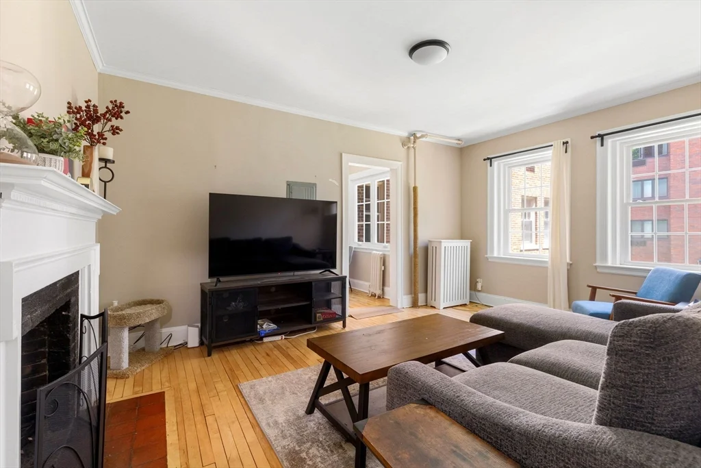 1 bed, 1 bath apartment for rent at 21 Chauncy St Unit 21, Neighborhood Nine