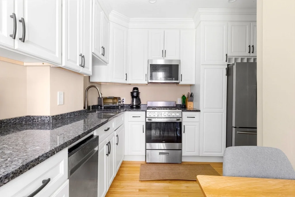 1 bed, 1 bath apartment for rent at 21 Chauncy St Unit 21, Neighborhood Nine — photo 5 of 14