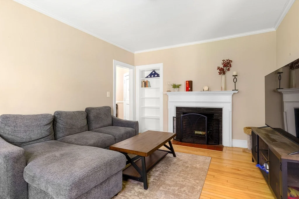 1 bed, 1 bath apartment for rent at 21 Chauncy St Unit 21, Neighborhood Nine — photo 3 of 14