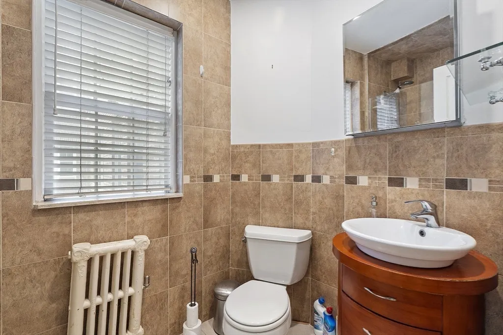 2 bed, 1 bath apartment for rent at 21 Chauncy St Unit 3, Neighborhood Nine — photo 6 of 23