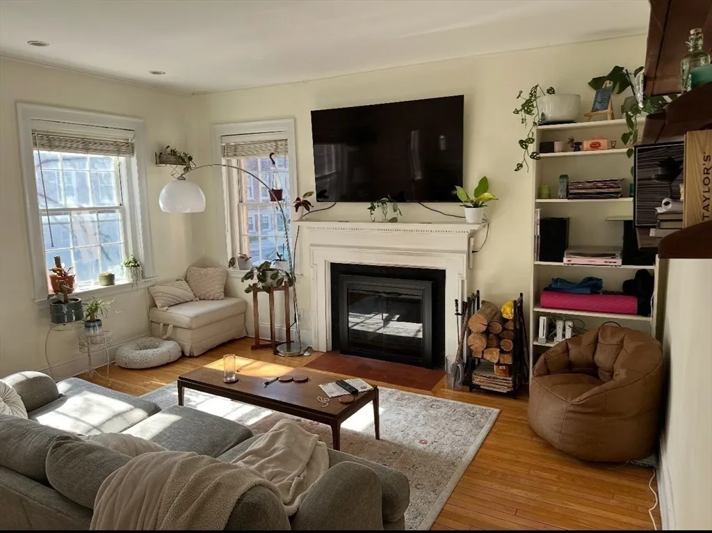2 bed, 1 bath apartment for rent at 21 Chauncy St Unit 3, Neighborhood Nine — photo 17 of 23