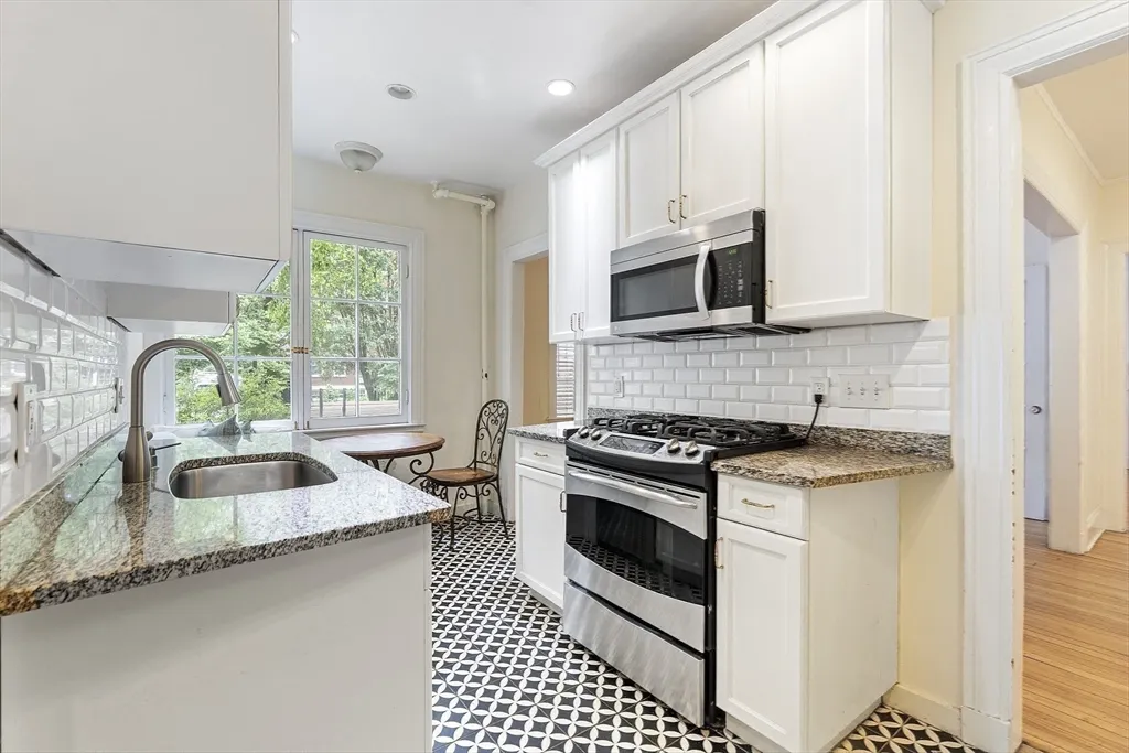 2 bed, 1 bath apartment for rent at 21 Chauncy St Unit 3, Neighborhood Nine — photo 14 of 23
