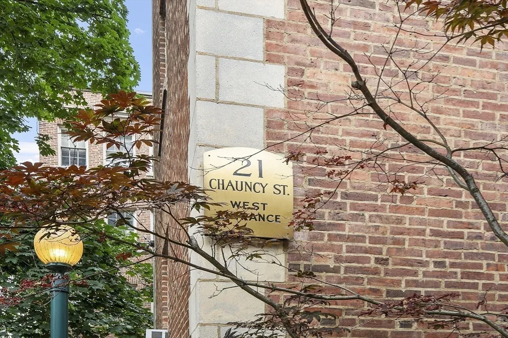 2 bed, 1 bath apartment for rent at 21 Chauncy St Unit 3, Neighborhood Nine — photo 16 of 23