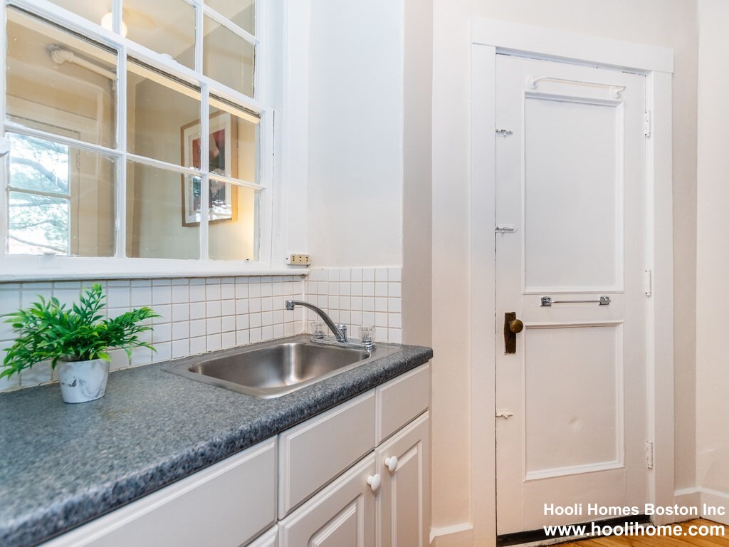 Studio bed, 1 bath apartment for rent at 21 Chauncy St Unit 36, Neighborhood Nine — photo 13 of 25