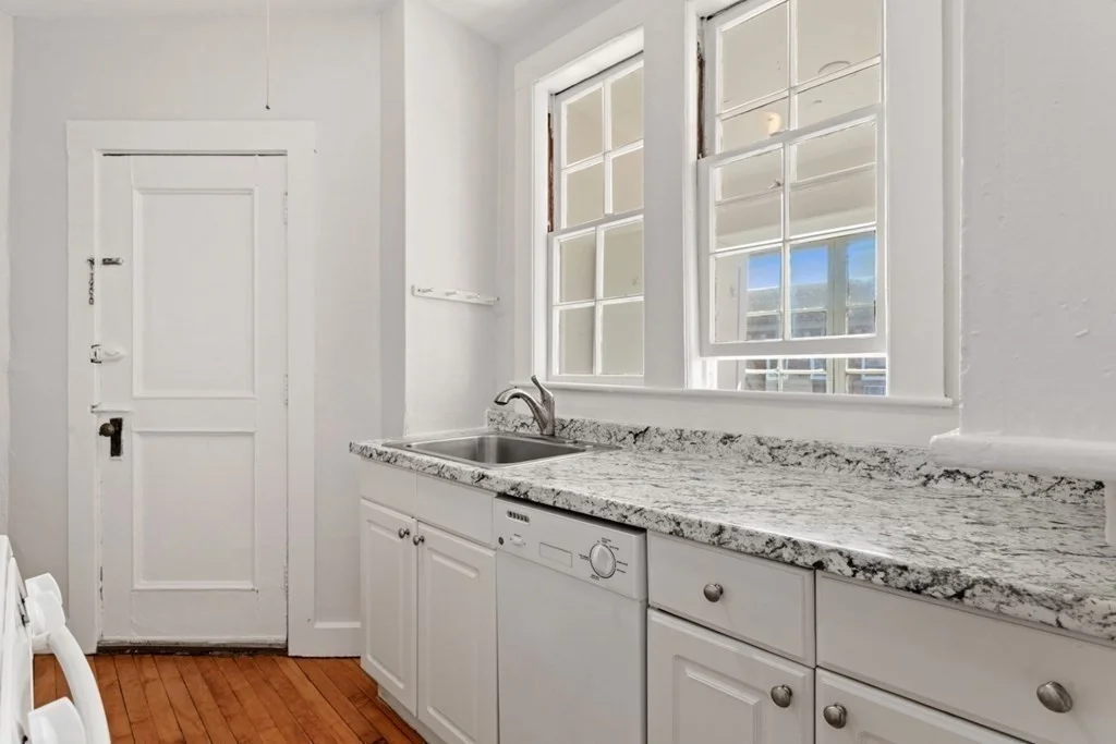 3 bed, 1 bath apartment for rent at 21 Chauncy St Unit 43, Neighborhood Nine — photo 4 of 17