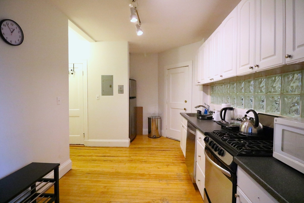 1 bed, 1 bath apartment for rent at 21 Chauncy St Unit 47, Neighborhood Nine — photo 4 of 9