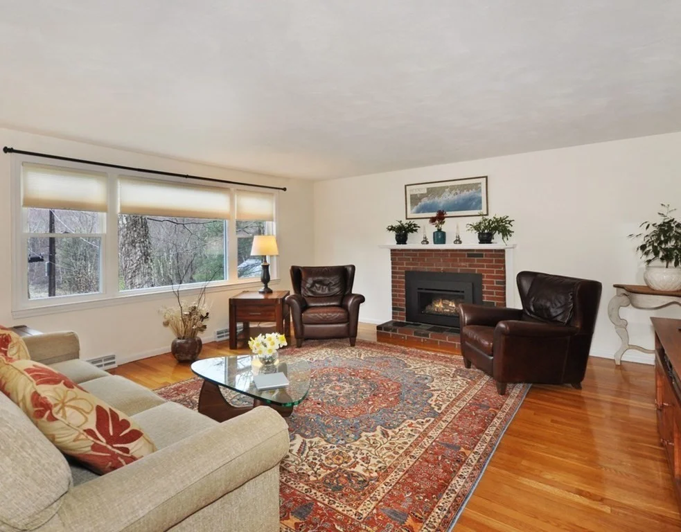 3 bed, 2 bath apartment for rent at 21 Cherokee Rd, Acton — photo 4 of 17