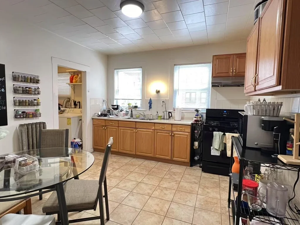 4 bed, 1 bath apartment for rent at 21 Chester St Unit 2, Allston — photo 1 of 9