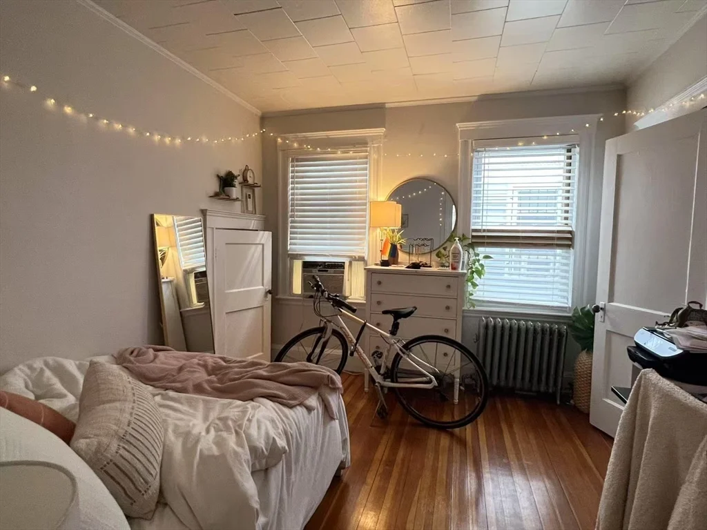 4 bed, 1 bath apartment for rent at 21 Chester St Unit 2, Allston — photo 7 of 9