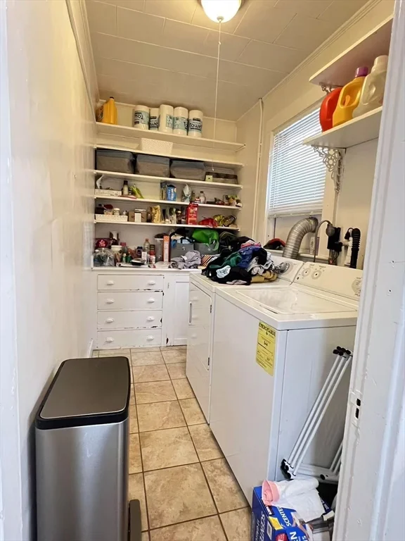 4 bed, 1 bath apartment for rent at 21 Chester St Unit 2, Allston — photo 3 of 9