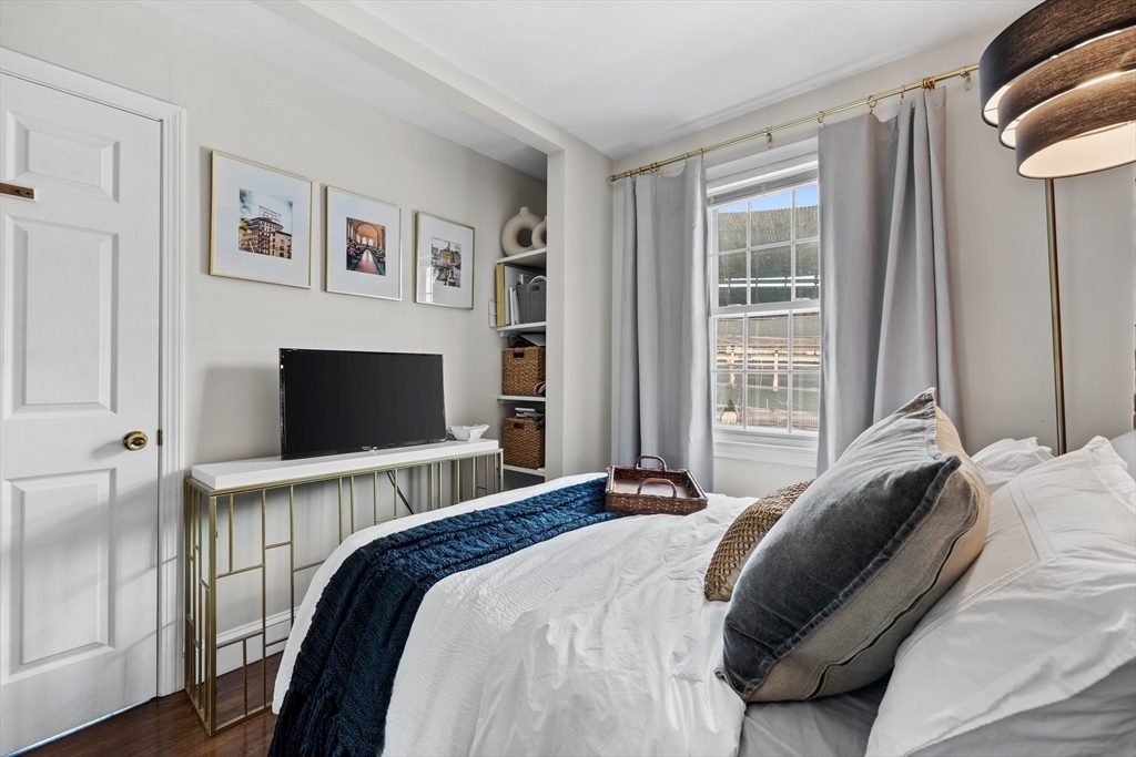 2 bed, 1 bath apartment for rent at 21 Chestnut Unit 4R, Chelsea — photo 16 of 21
