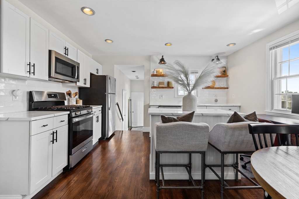 2 bed, 1 bath apartment for rent at 21 Chestnut Unit 4R, Chelsea — photo 8 of 21