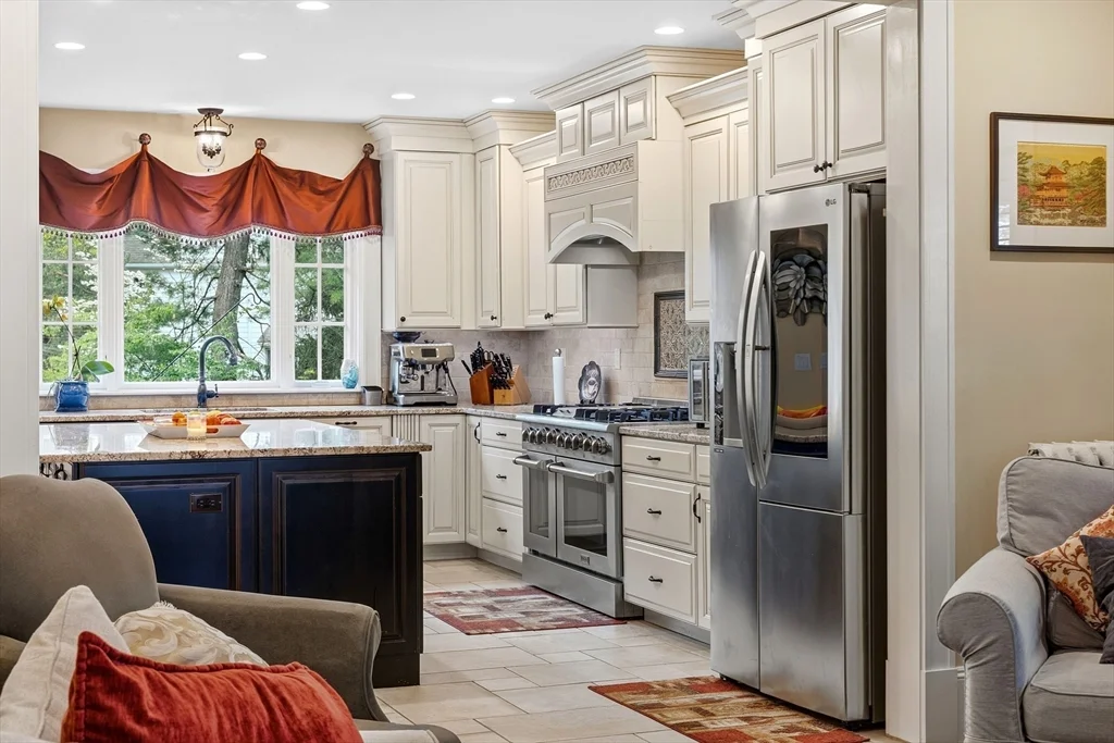 6 bed, 3 bath apartment for rent at 21 Clover St, Belmont — photo 8 of 38