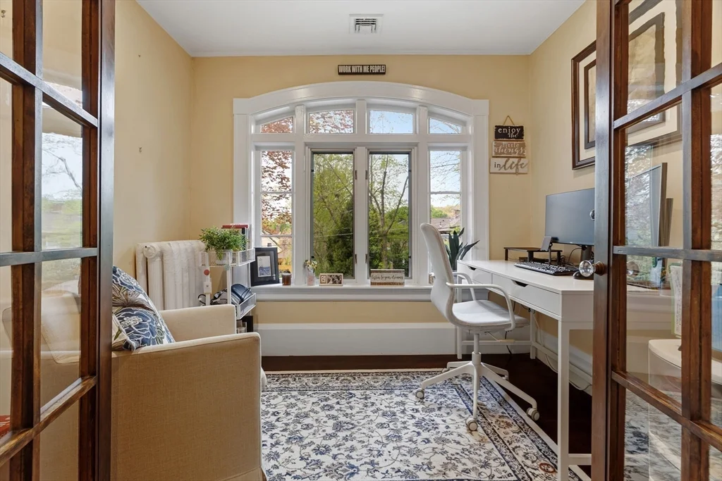6 bed, 3 bath apartment for rent at 21 Clover St, Belmont — photo 15 of 38