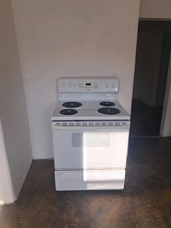 1 bed, 1 bath apartment for rent at 21 Coes St Unit 3R, Columbus Park — photo 7 of 18