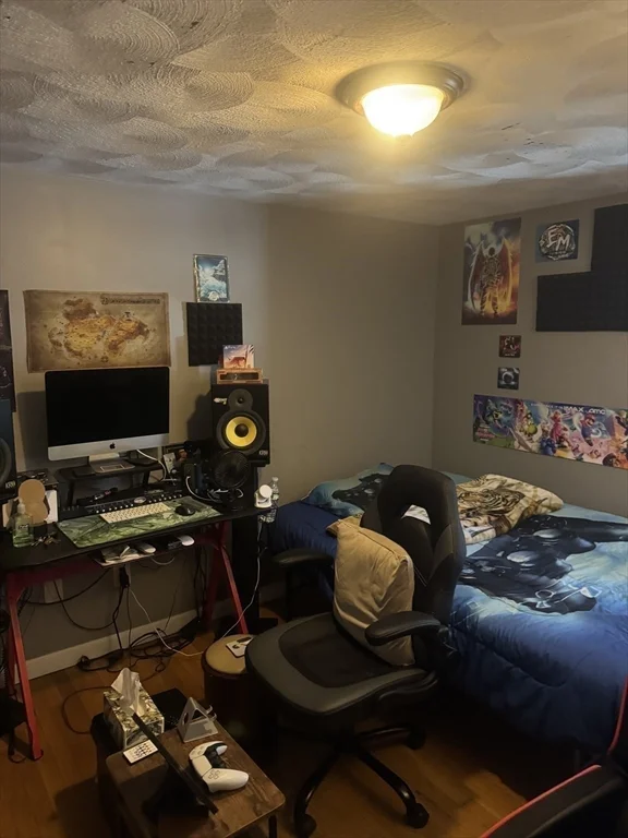 3 bed, 1 bath apartment for rent at 21 Cook Unit 1, Chelsea — photo 7 of 32
